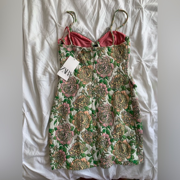 Zara floral dress with the tag - Picture 2 of 4